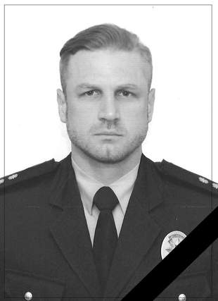 На Херсонщині росіяни вбили поліцейського та двічі обстріляли службову автівку