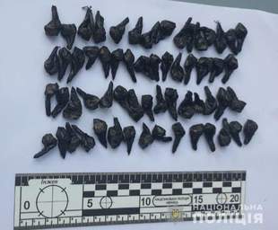 Одеські поліцейські впіймали розповсюджувача синтетичного наркотику, коли той робив "закладки"