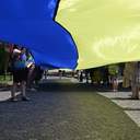 Родичі полонених розгорнули в Одесі 100-метровий прапор до Дня Конституції