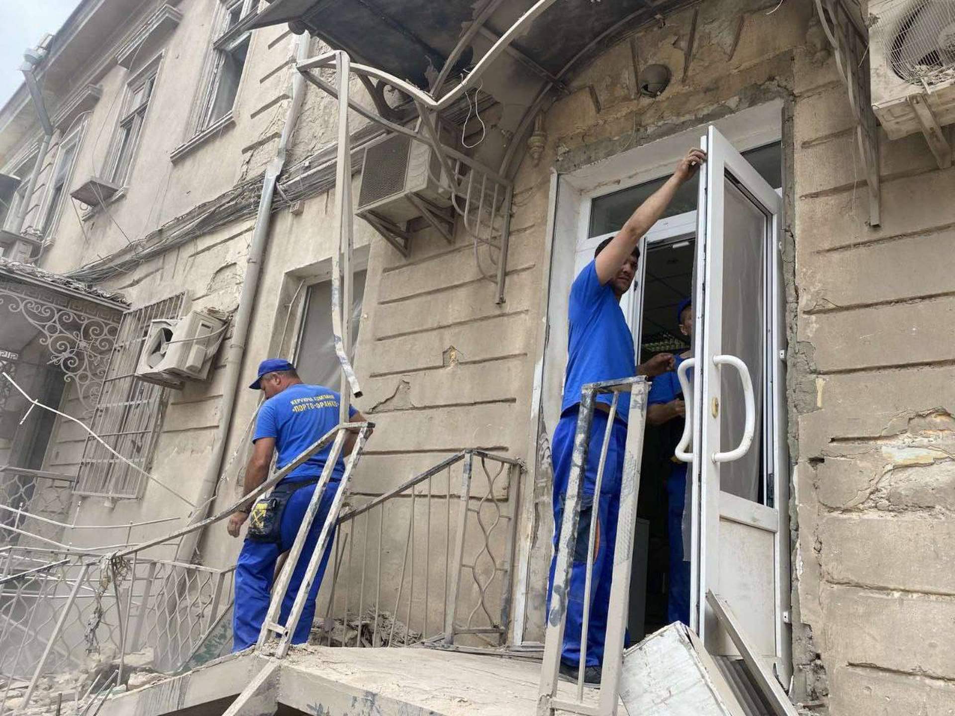 Школи та садочки Одеси постраждали через ракетний удар росії