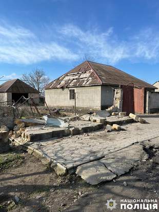 Occupants continue to destroy settlements in Kherson region and injure civilians