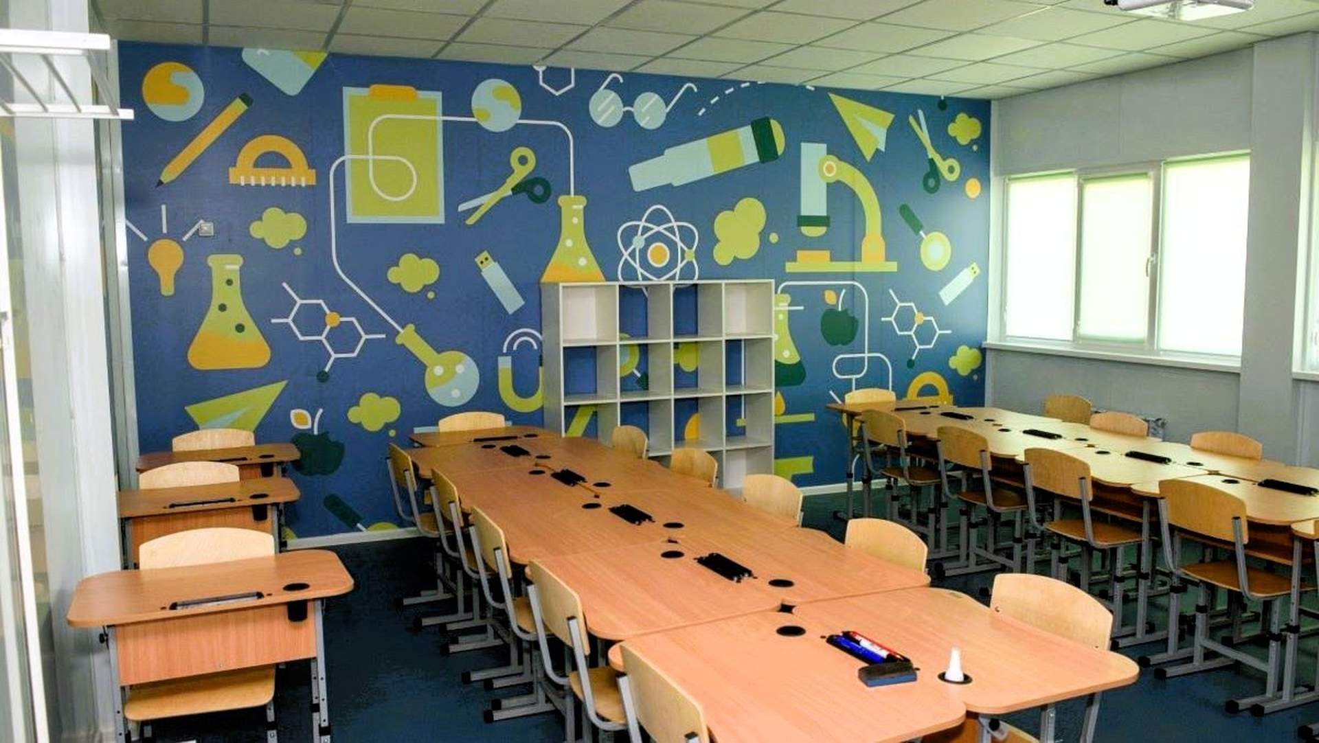 На Миколаївщині в постраждалих від обстрілів громадах відкрили модульні школи