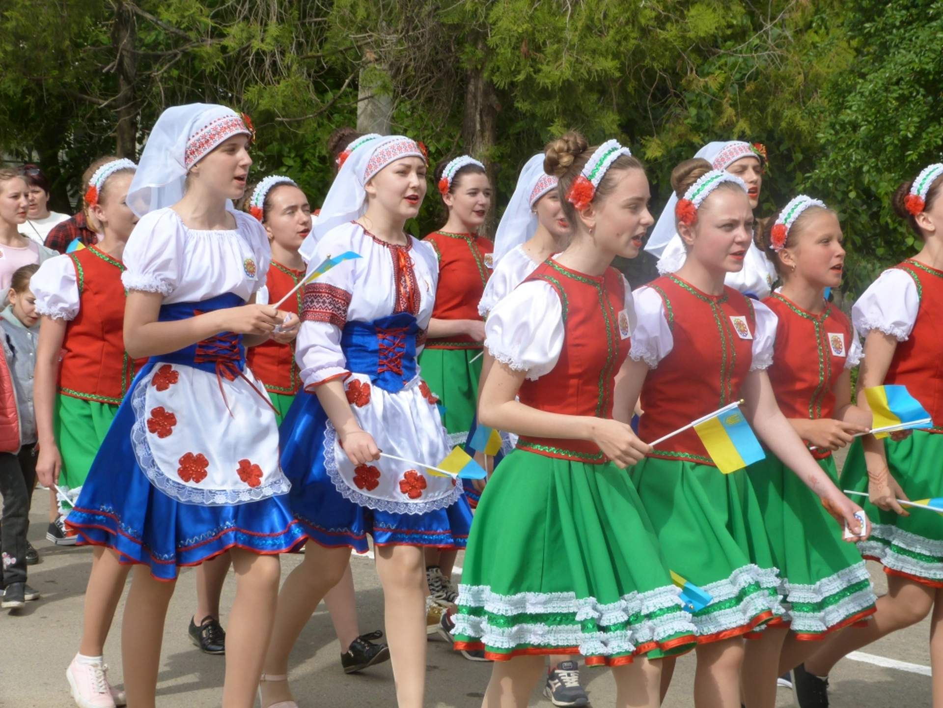 У Доброславі урочисто відкрили "Японський сад" з сакурами, золотими рибками і скульптурами