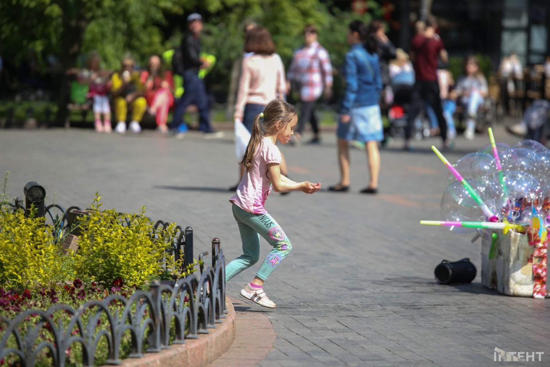 Як відзначали День матері в одеському Міському саду