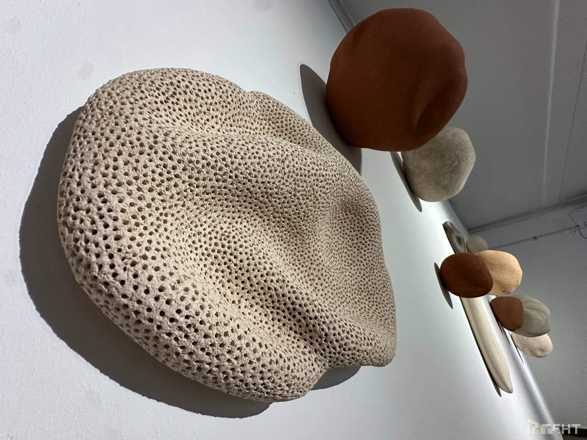 Є й одесити: у Львові стартувала художня виставка на три поверхи