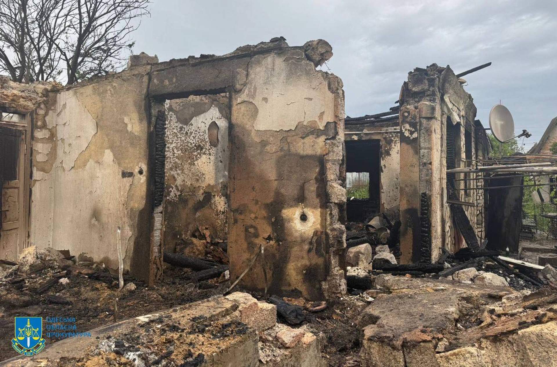 Житлові будинки та майно жителів Одещини третю ніч поспіль стали мішенями росіян
