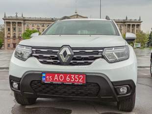 Миколаївським військовим передали вісім автомобілів