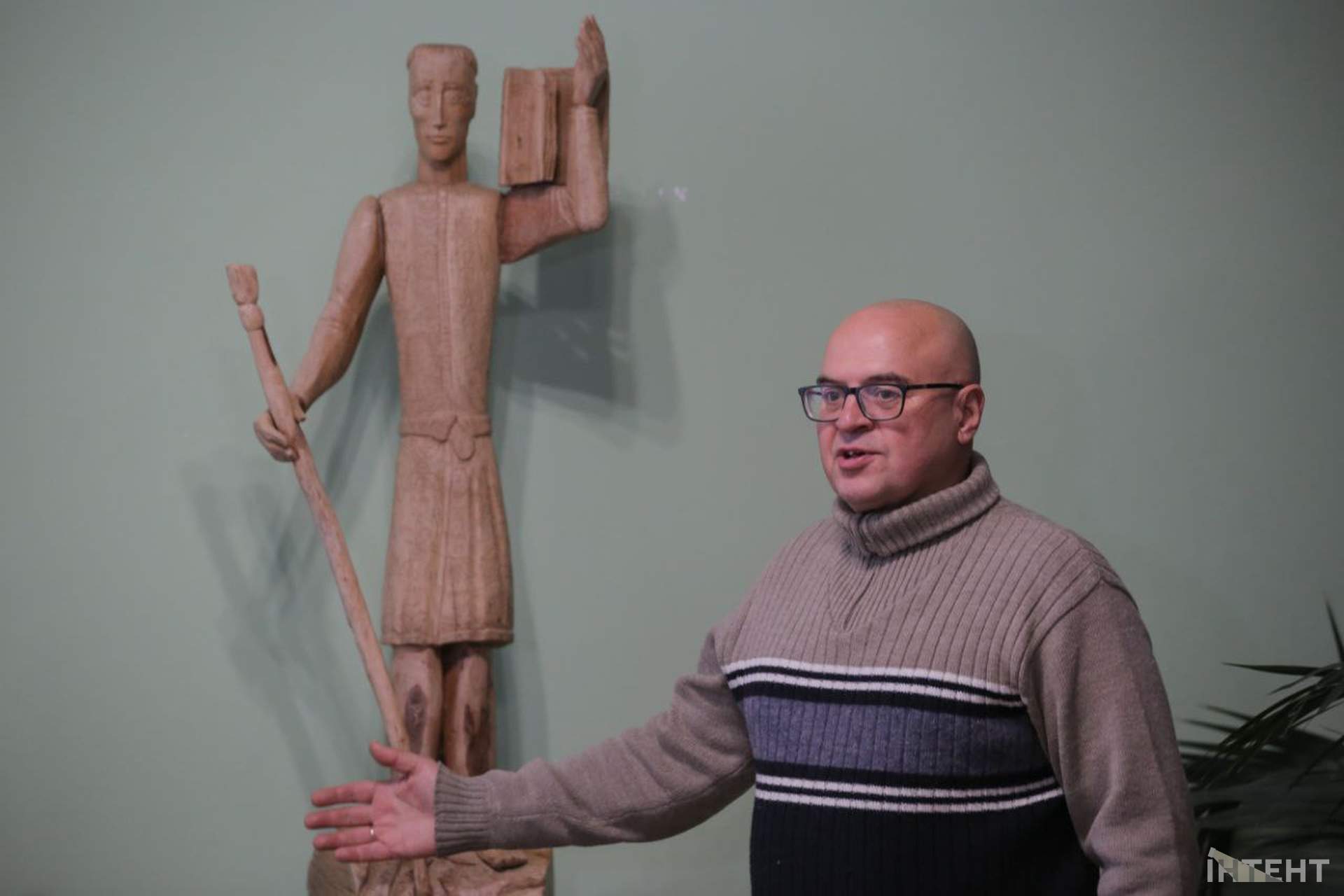 Автор пам'ятника Дерибасу подарував одеській бібліотеці скульптуру, присвячену Сковороді