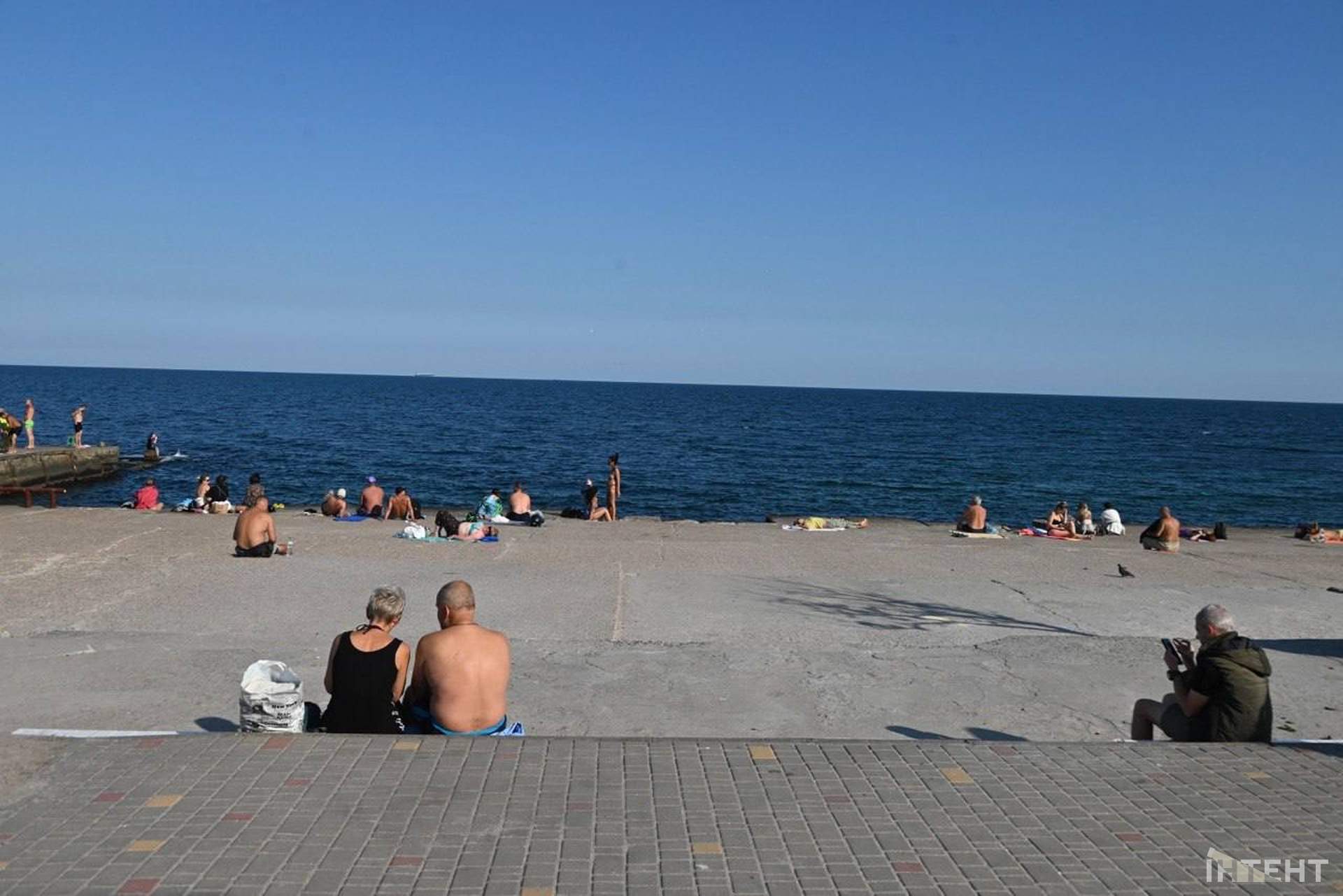 Вперті відпочивальники: в Одесі завершується туристичний сезон