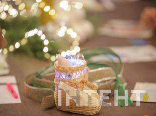 Діти з Нової Каховки та Херсону майстрували новорічні прикраси в Одесі