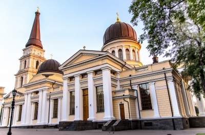 На зарплаты служащим православного храма из одесского бюджета выделят более 300 тысяч, другие конфессии - против  