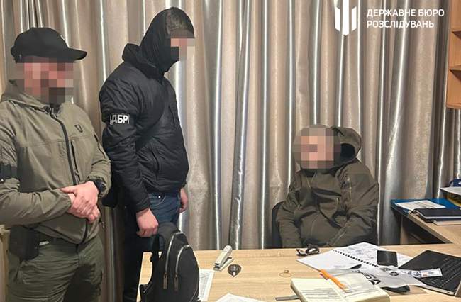 Посадовця одеської військової академії затримали за підозрою у вимаганні грошей в курсантів