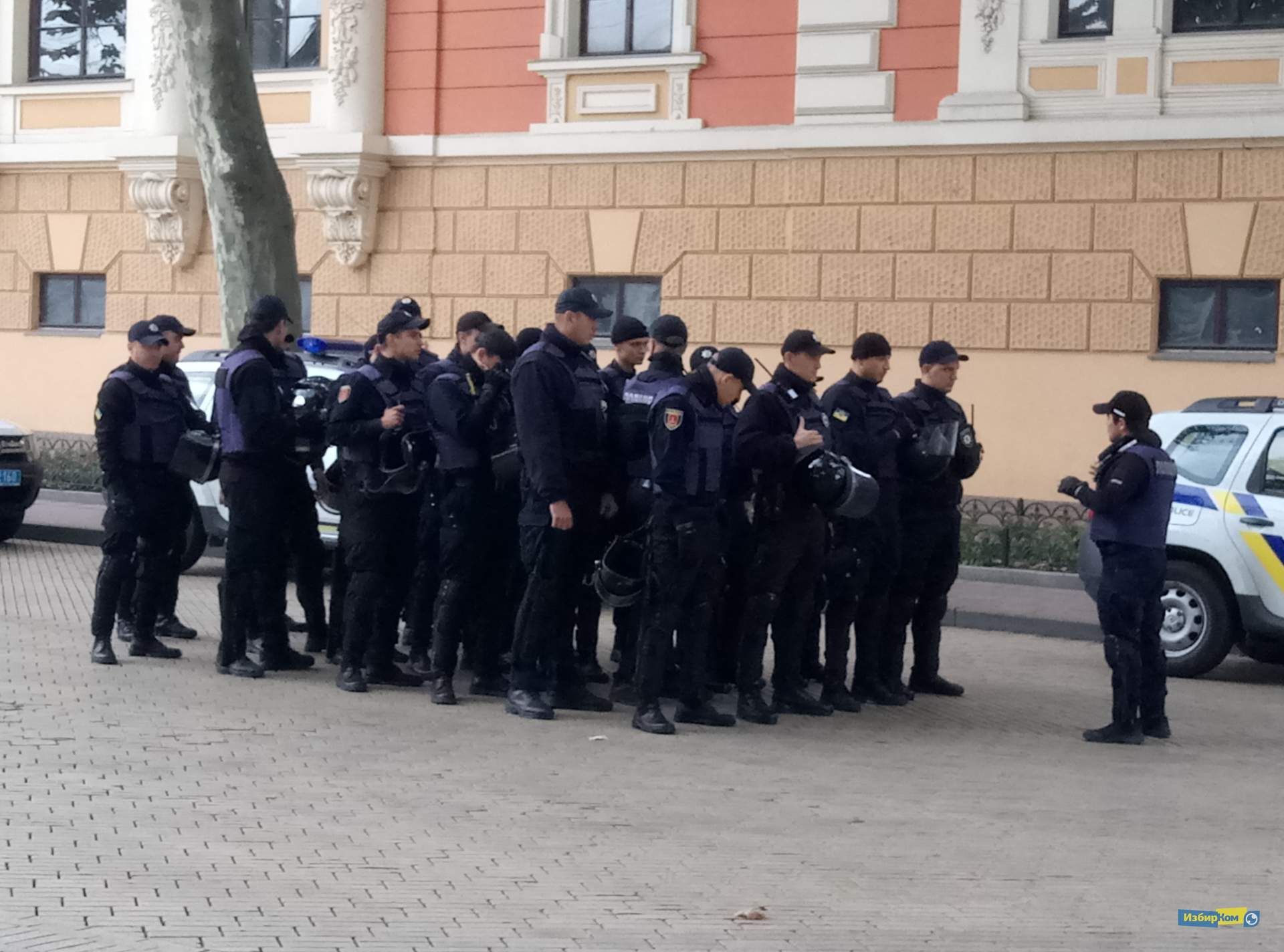 Сессия Одесского горсовета: миллиард в кредит и "темники" для депутатов