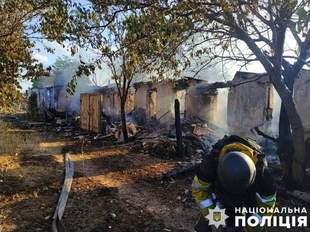 Окупанти на Херсонщині обстріляли машину швидкої допомоги та вдарили по навчальному закладу