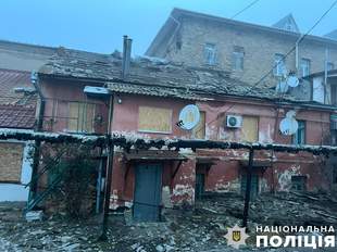 У Херсоні лікарі борються за життя пораненої дівчини