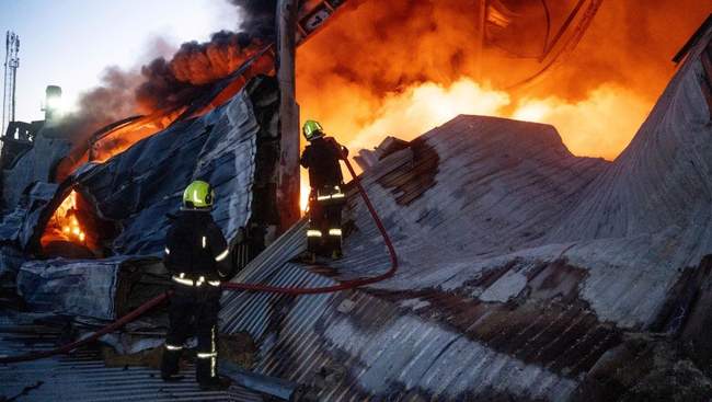 Наслідки атаки на Одещині. ФОТО: ДСНС України в Одеській області/facebook