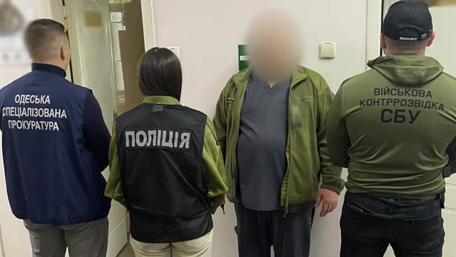 Затримання підозрюваного. ФОТО: od.npu.gov.ua