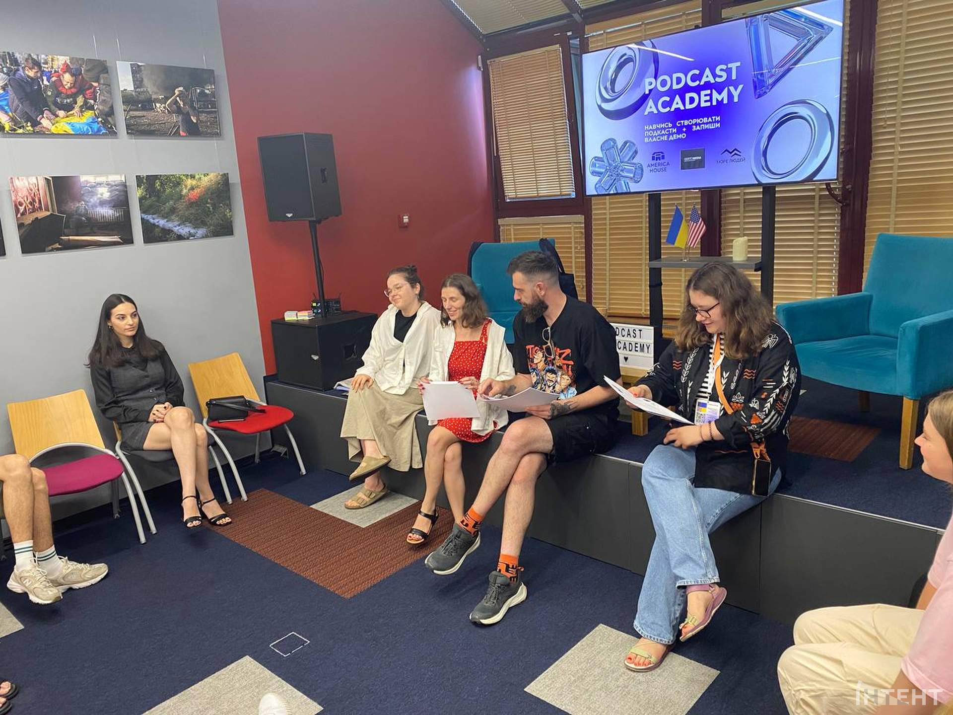 Письменник Валерій Пузік став кращим подкастером за версією America House