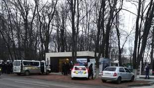 В Одесі активісти знесли паркан на будівництві біля "Антарктики"