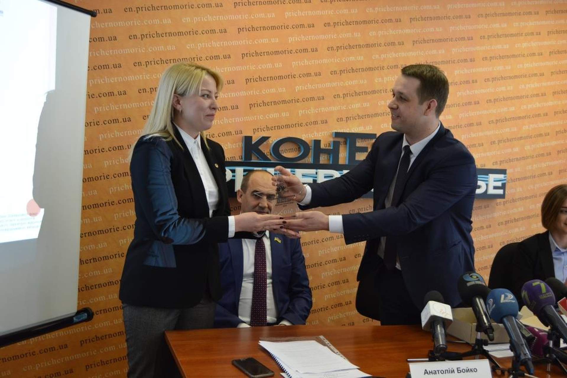 Одесский КИУ наградил первых депутатов-отличников