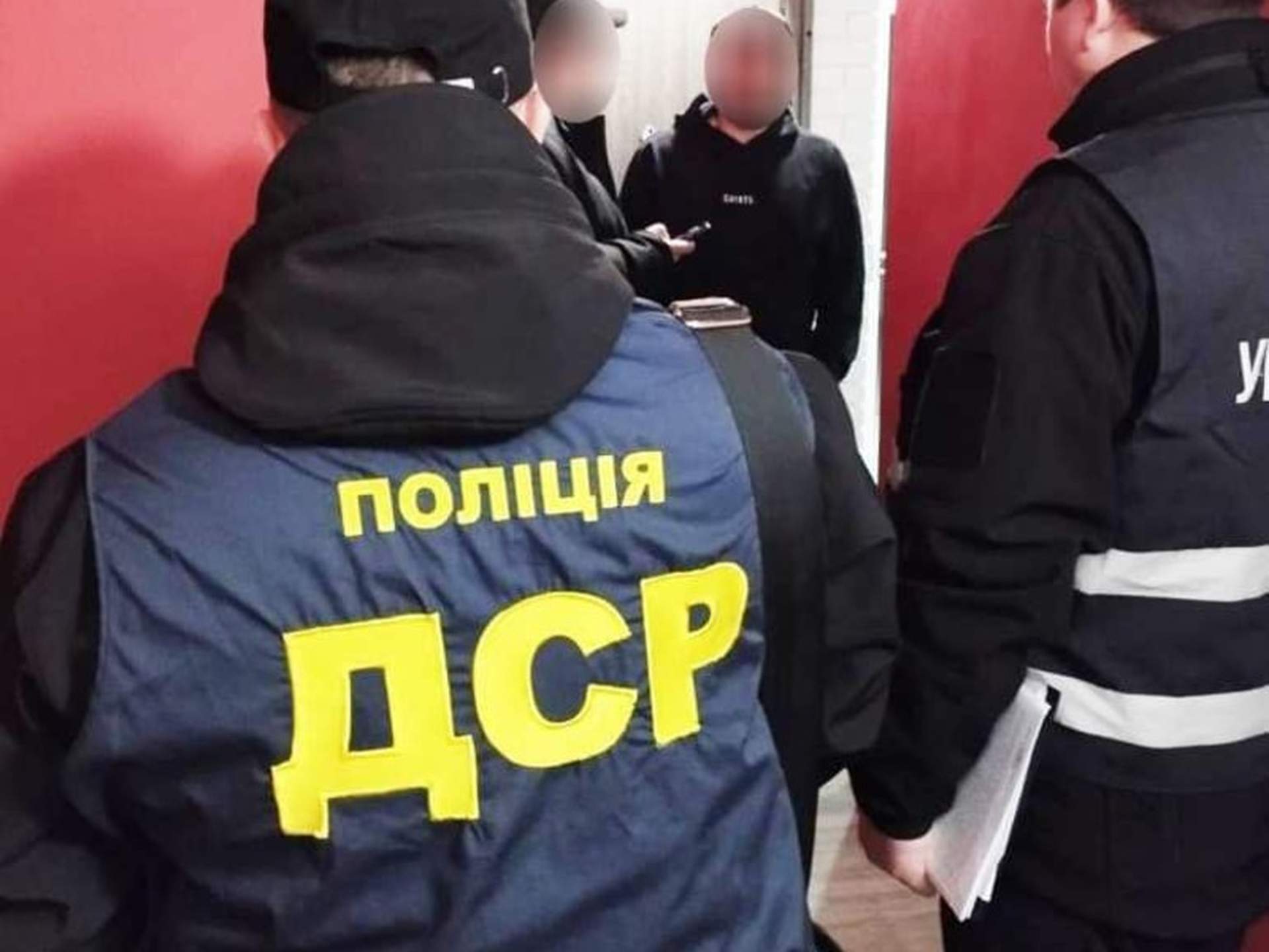 У Миколаєві викрили злочинну групу у вимаганні 7 тисяч доларів неіснуючого боргу