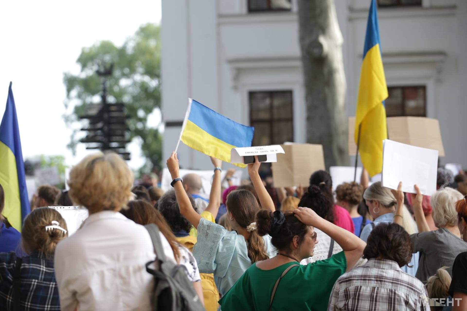 "В першу чергу - ЗСУ": в Одесі вже майже два тижні протестують проти несвоєчасних тендерів