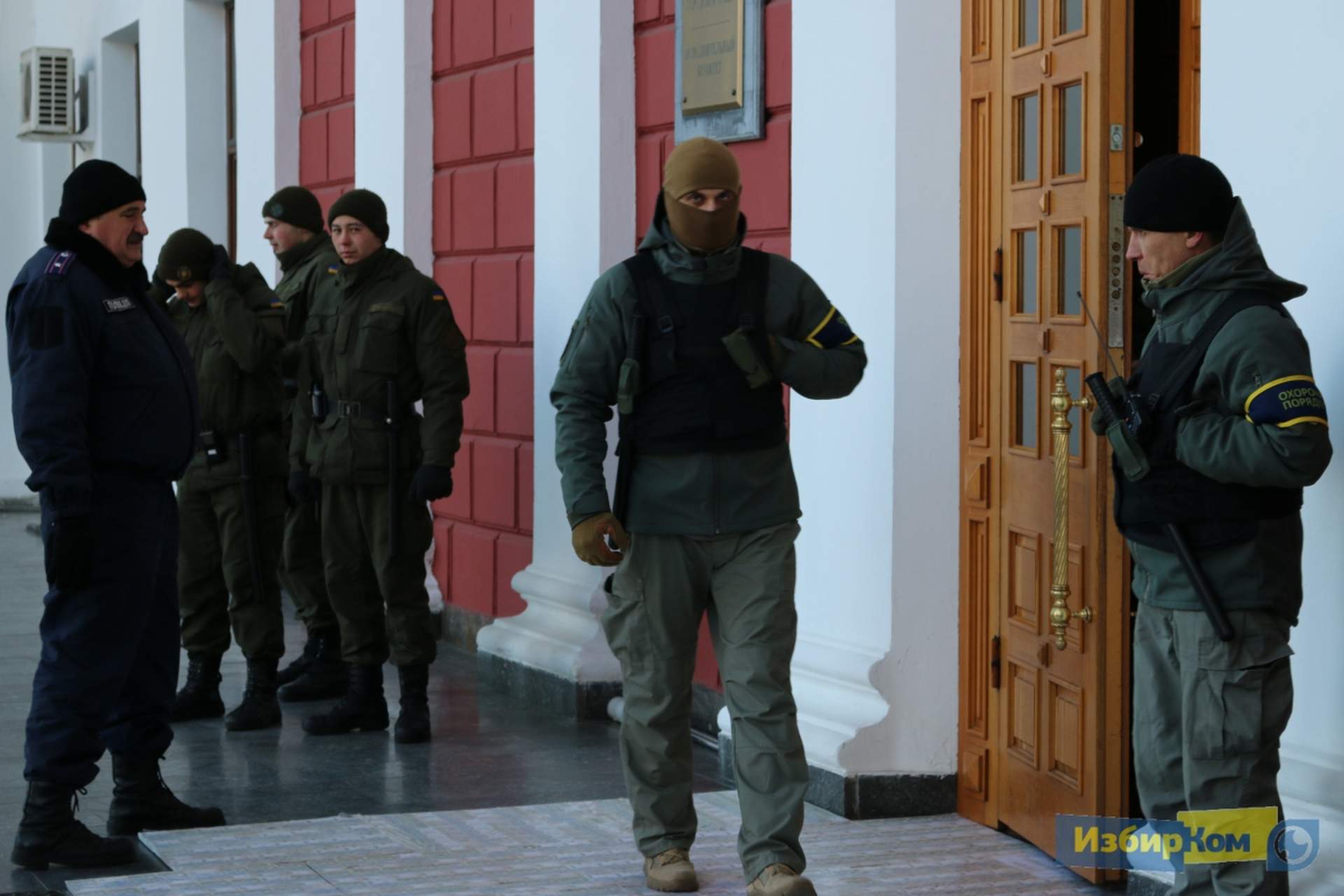 Сессия Одесского городского совета: розы депутатам и более ста вопросов повестки дня