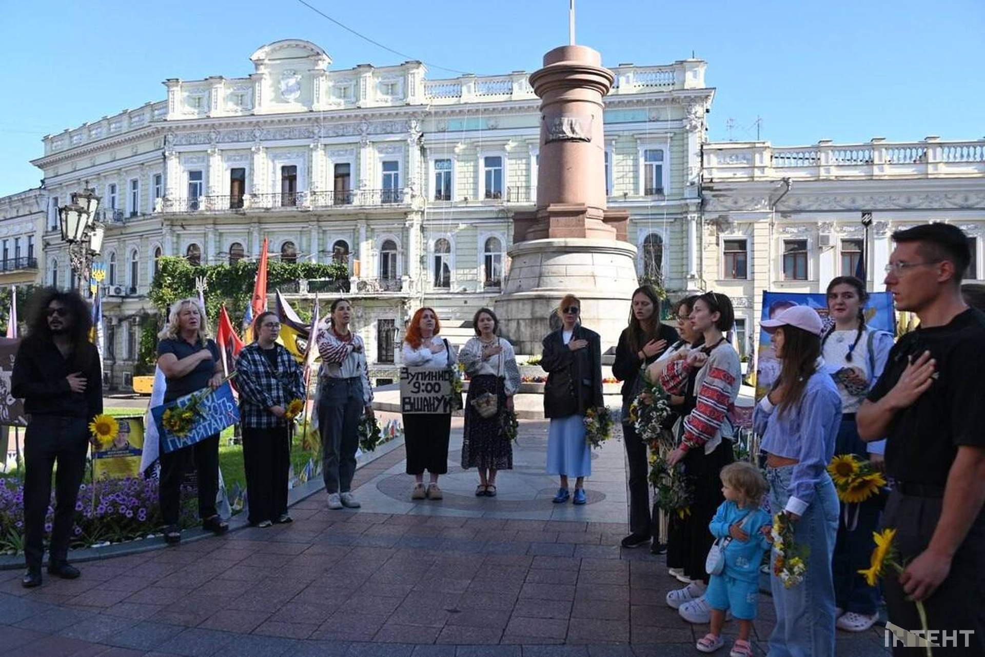 Одесити вшанували полеглих захисників України на Європейській площі