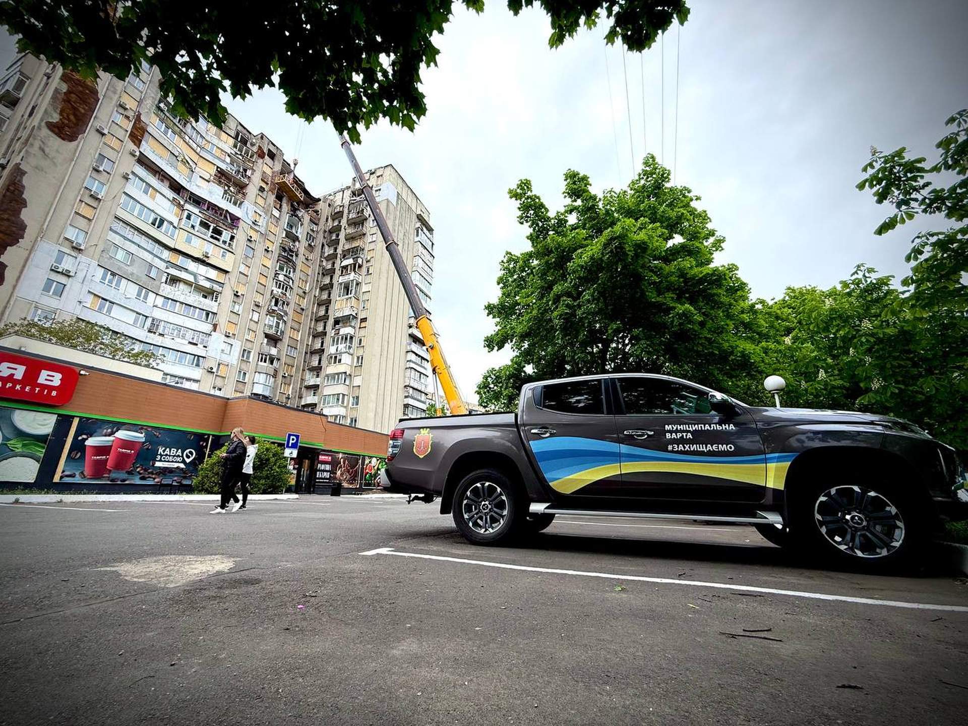 В Одесі почали протиаварійні роботи на багатоповерхівці, що постраждала від росіян