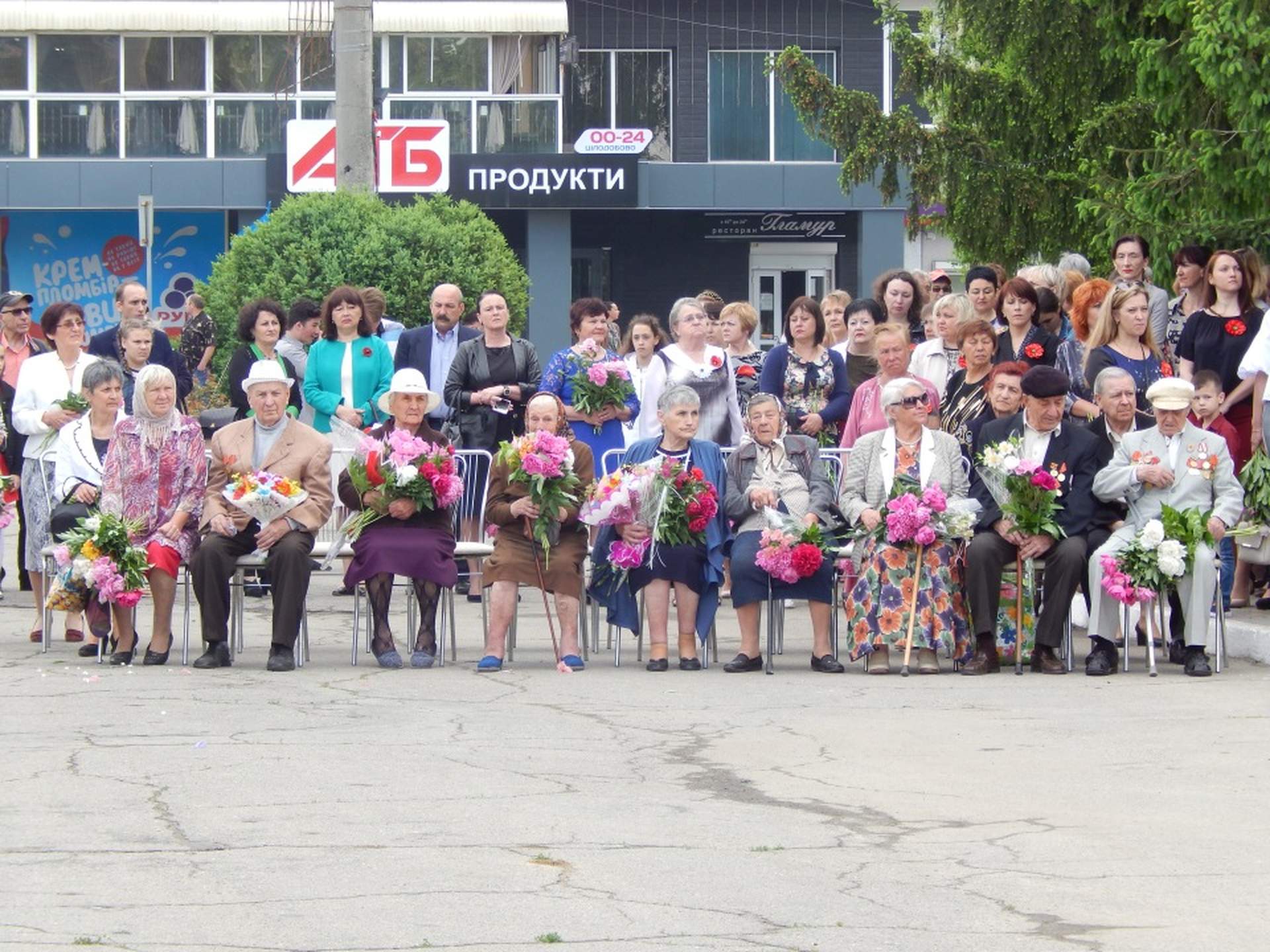 Празднование 9 мая: в Одессе - задержания, в райцентрах -минимум коммунистической символики