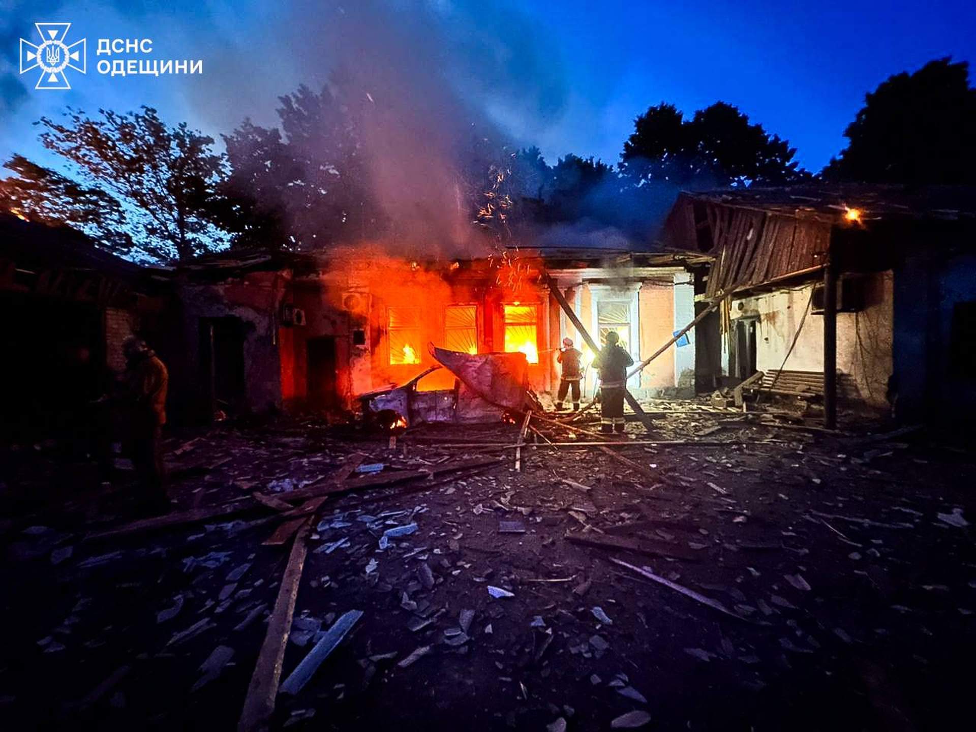 На Півдні Одещини спалахнули пожежі через нічні атаки росіян