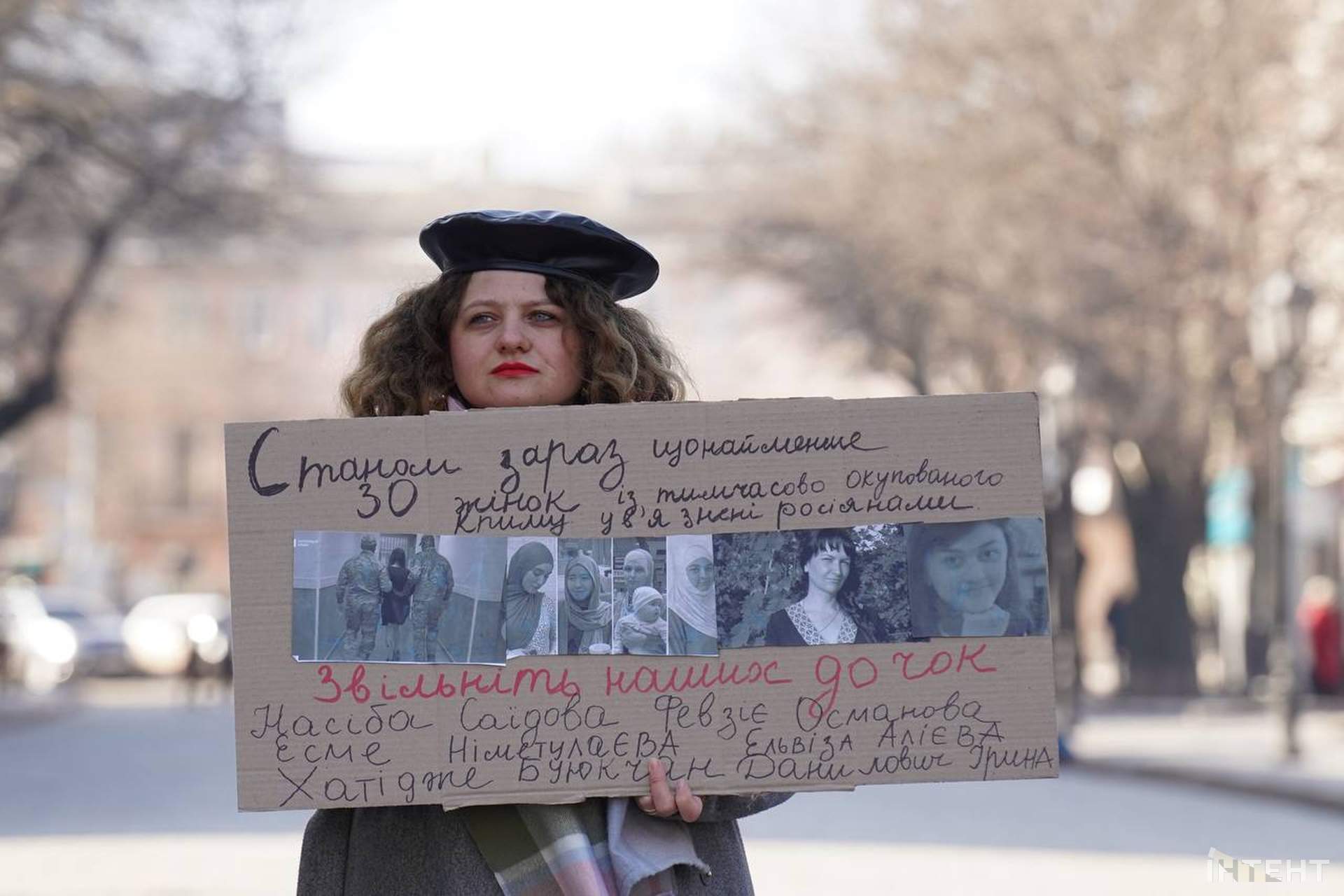 "Німий крик": в Одесі відбулася акція на підтримку кримських татар