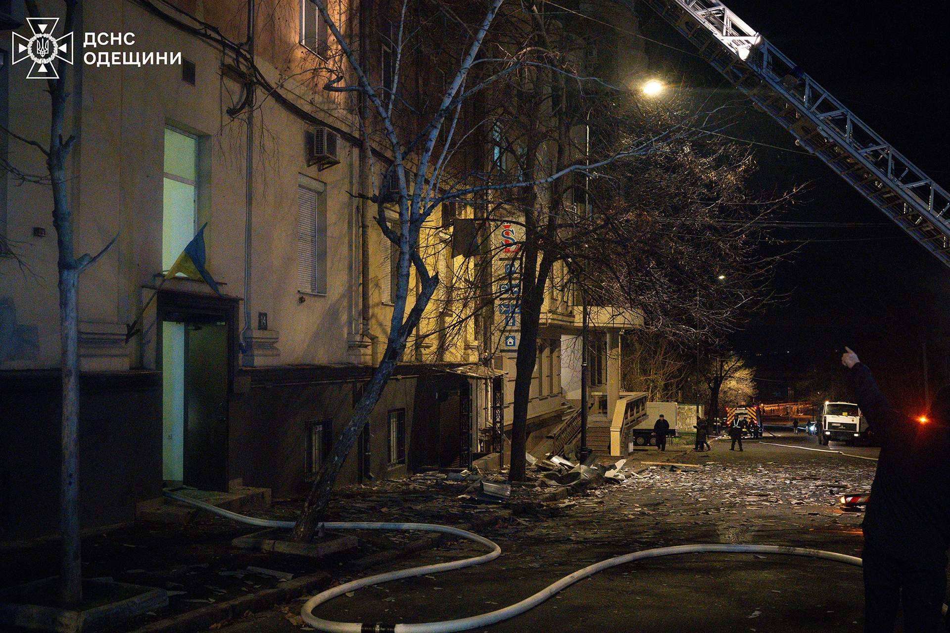 Внаслідок атаки російських дронів в Одесі горів житловий будинок