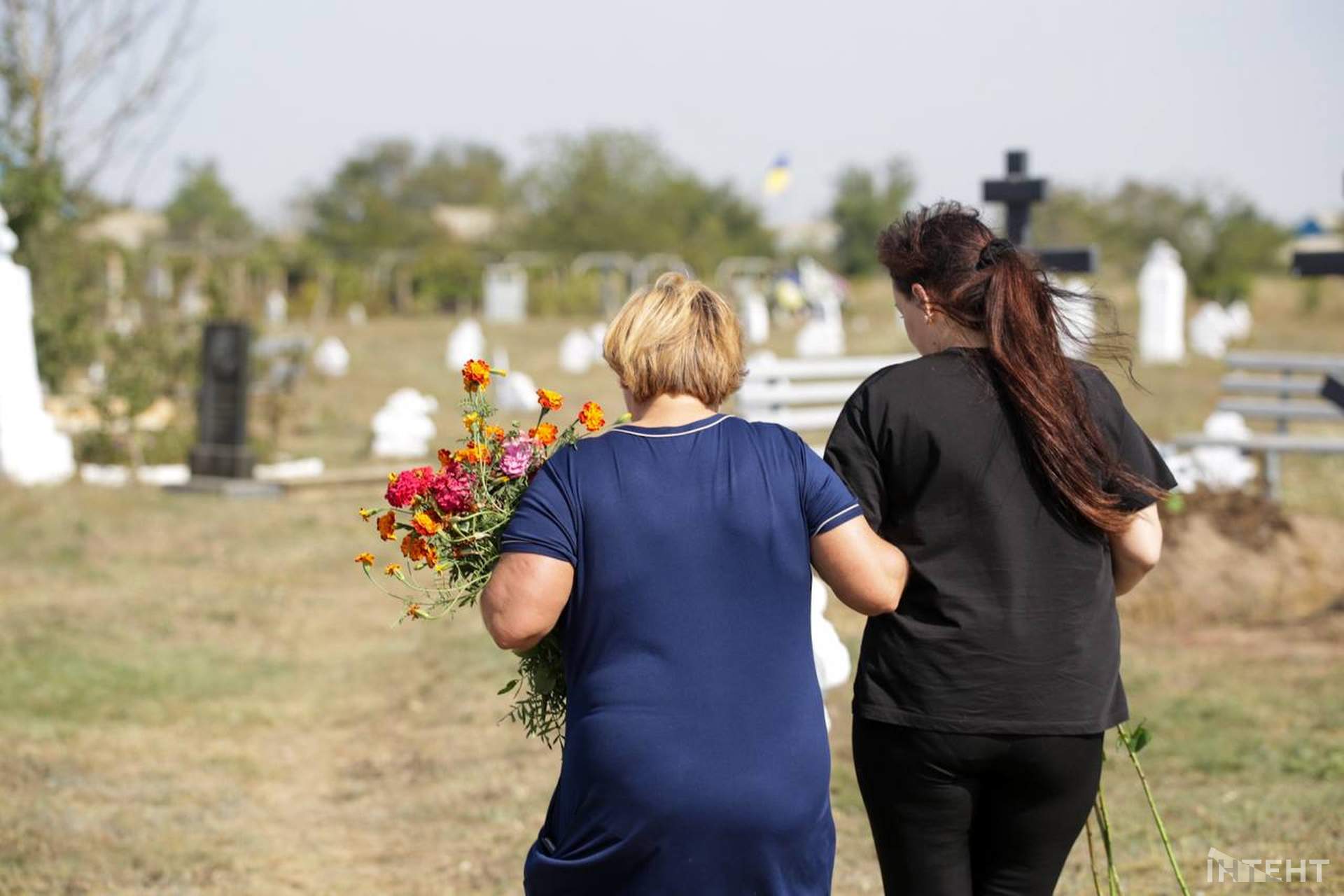 Рятувальники Одещини замінили таблички на вулиці, названій на честь загиблого колеги