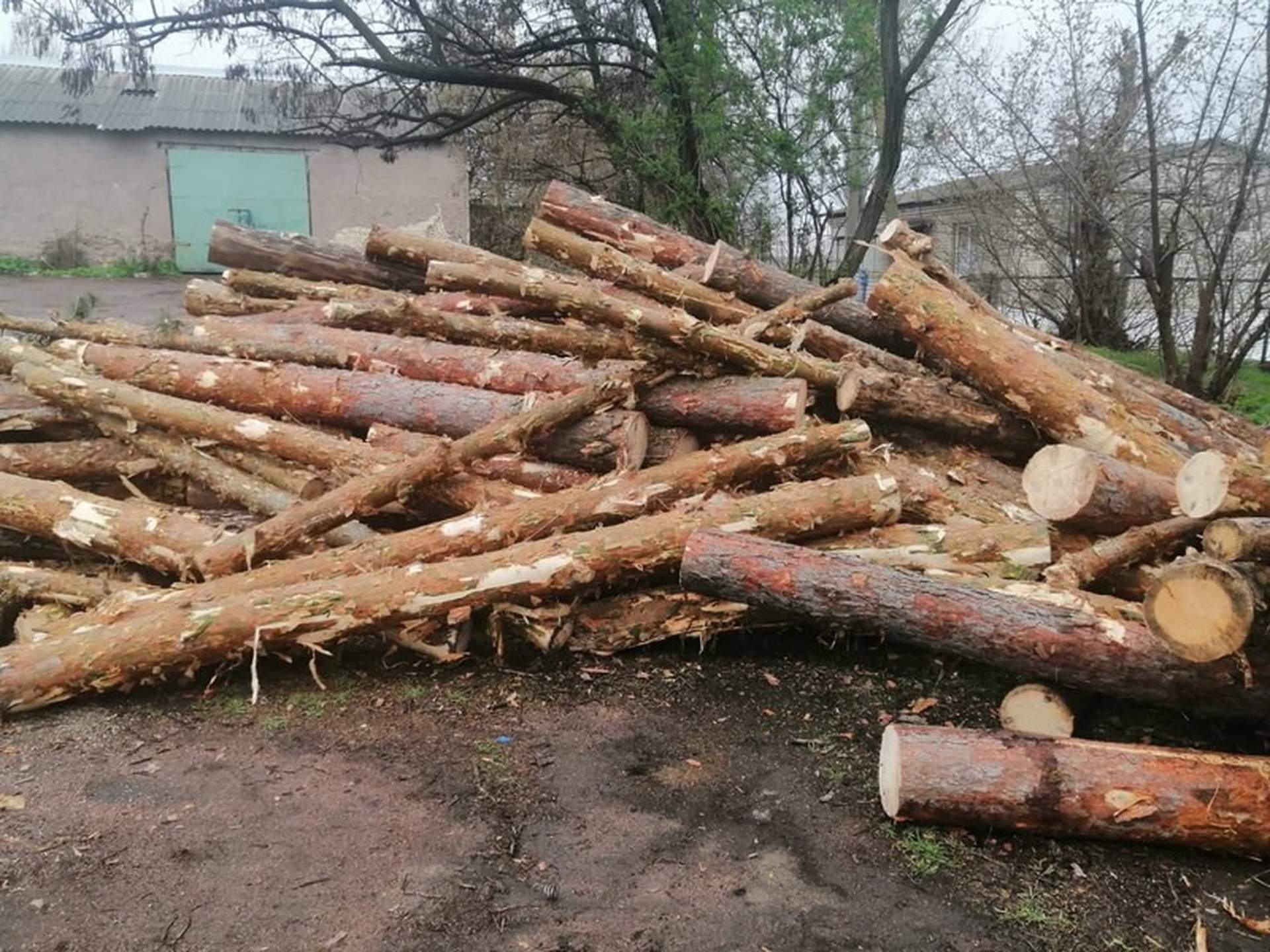 Херсонщина отримала вантажівки з гуманітарною допомогою