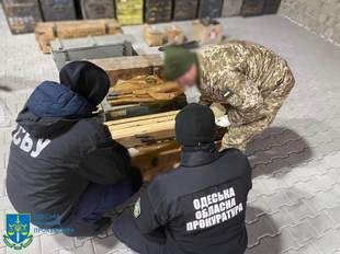 Одеська прокуратура передала ЗСУ арештовані запчастини для техніки