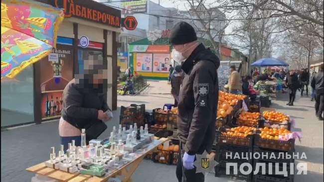 Підприємці та водії маршруток: одеські поліцейські склали понад 200 адмінпротоколів проти порушників карантину