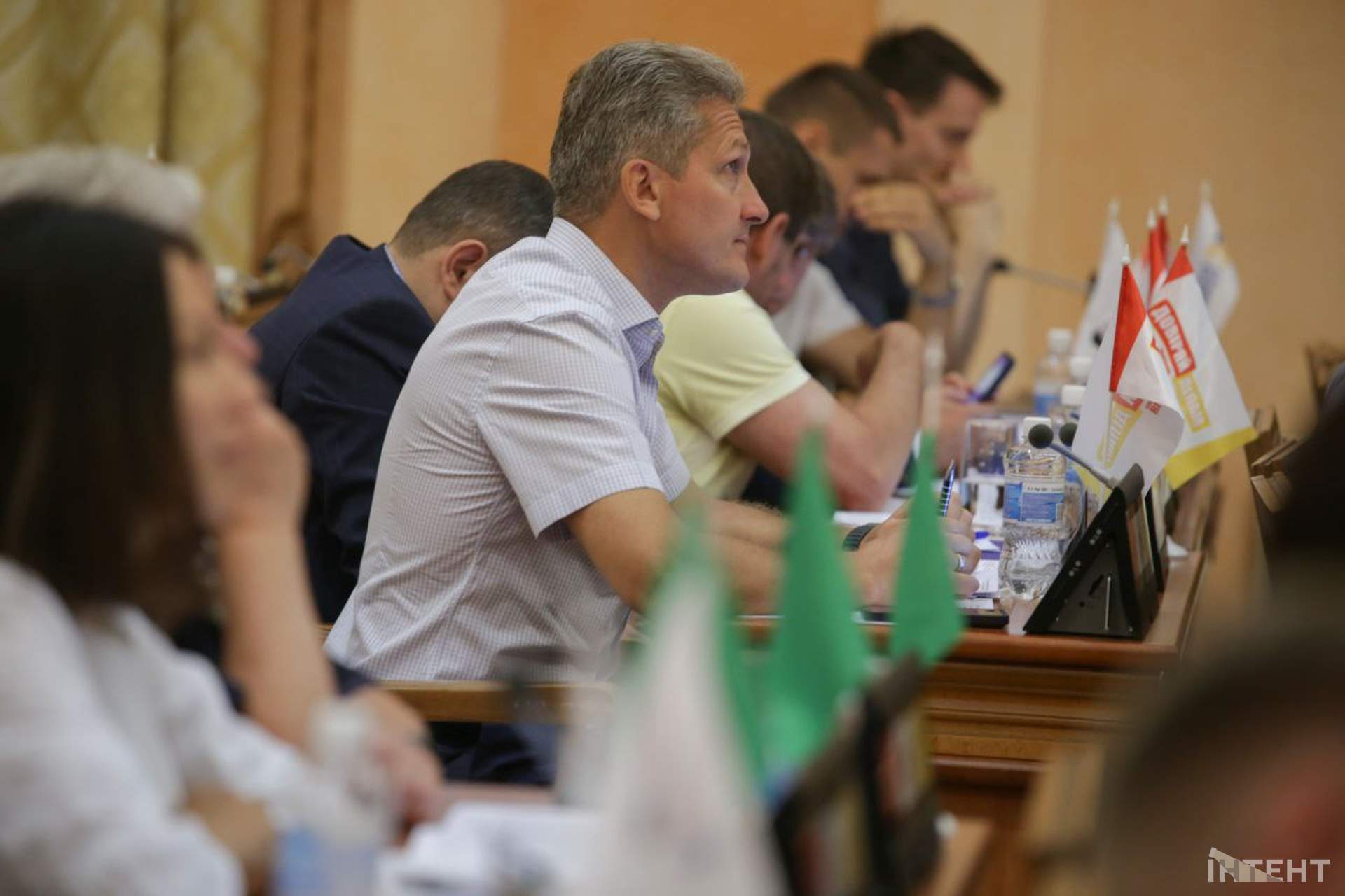 Обличчя та емоції: сесія Одеської міської ради в об'єктиві Інтента