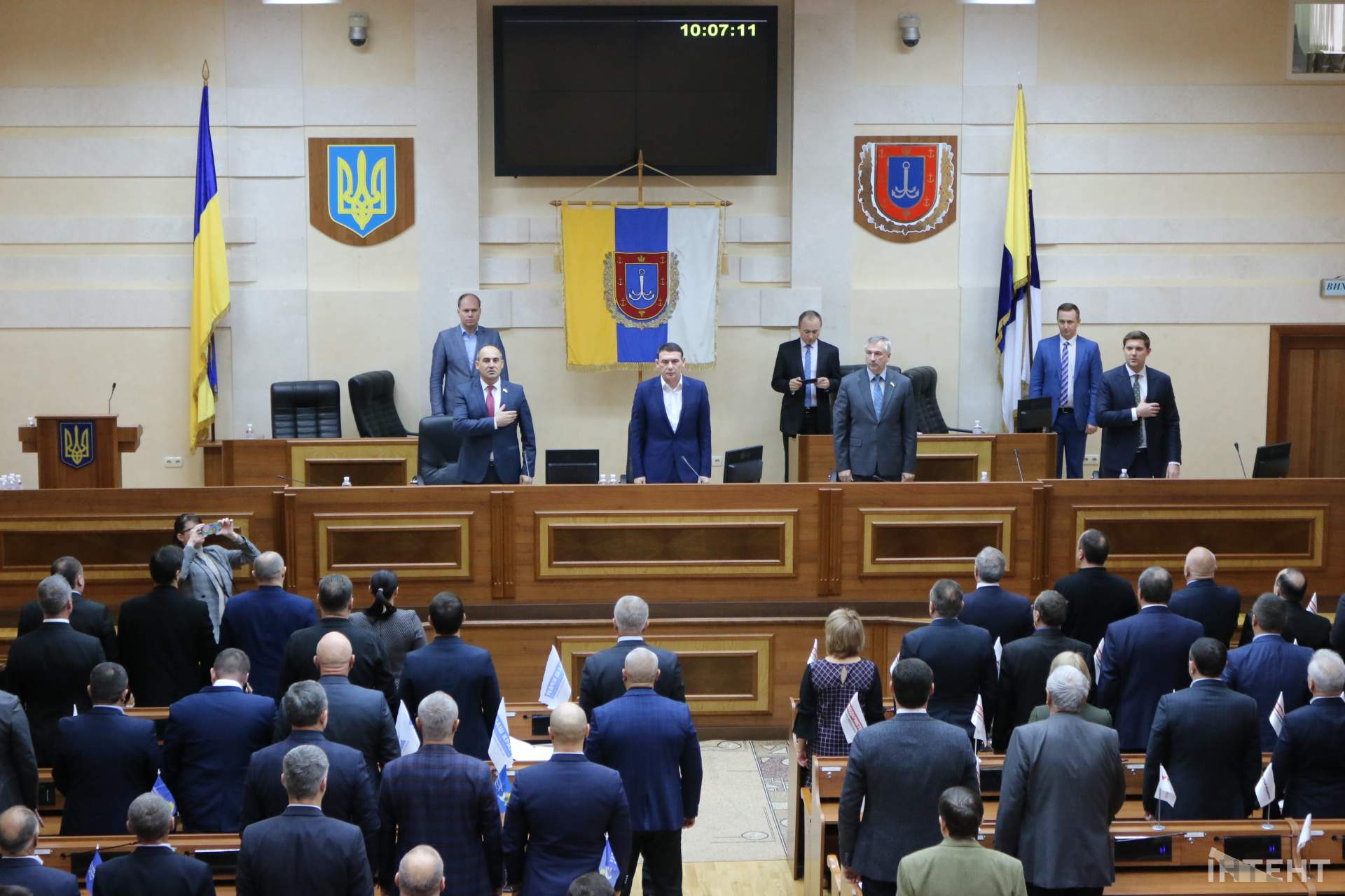 Як проходить позачергова сесія Одеської обласної ради