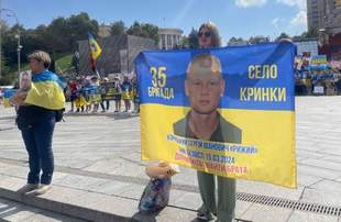 Defending Krynky: relatives of missing marines from Kherson region come out to protest