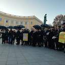 У чорному та з парасолями: в Одесі пройшла акція проти торгівлі людьми