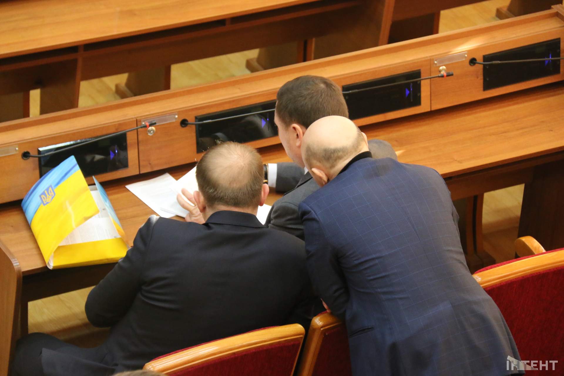 Мітинги та депутати в об'єктиві ІзбірКому