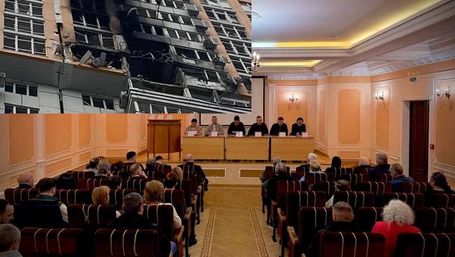 ФОТОКОЛАЖ: Інтент