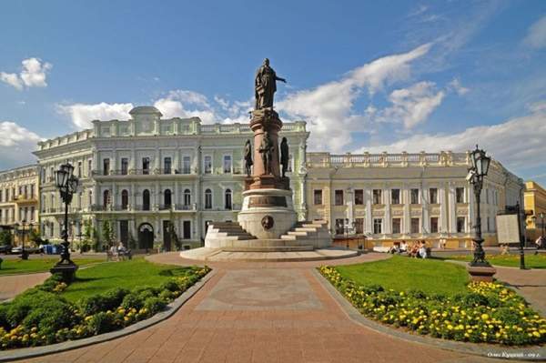 Історико-топонімічна комісія Одеської мерії поки відклала рішення щодо демонтажу пам'ятника Катерині