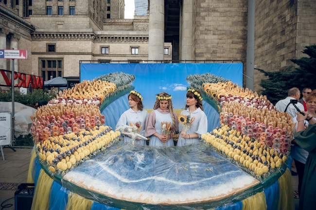 Одеська кондитерка роздала у Варшаві 10 тисяч медових пряників