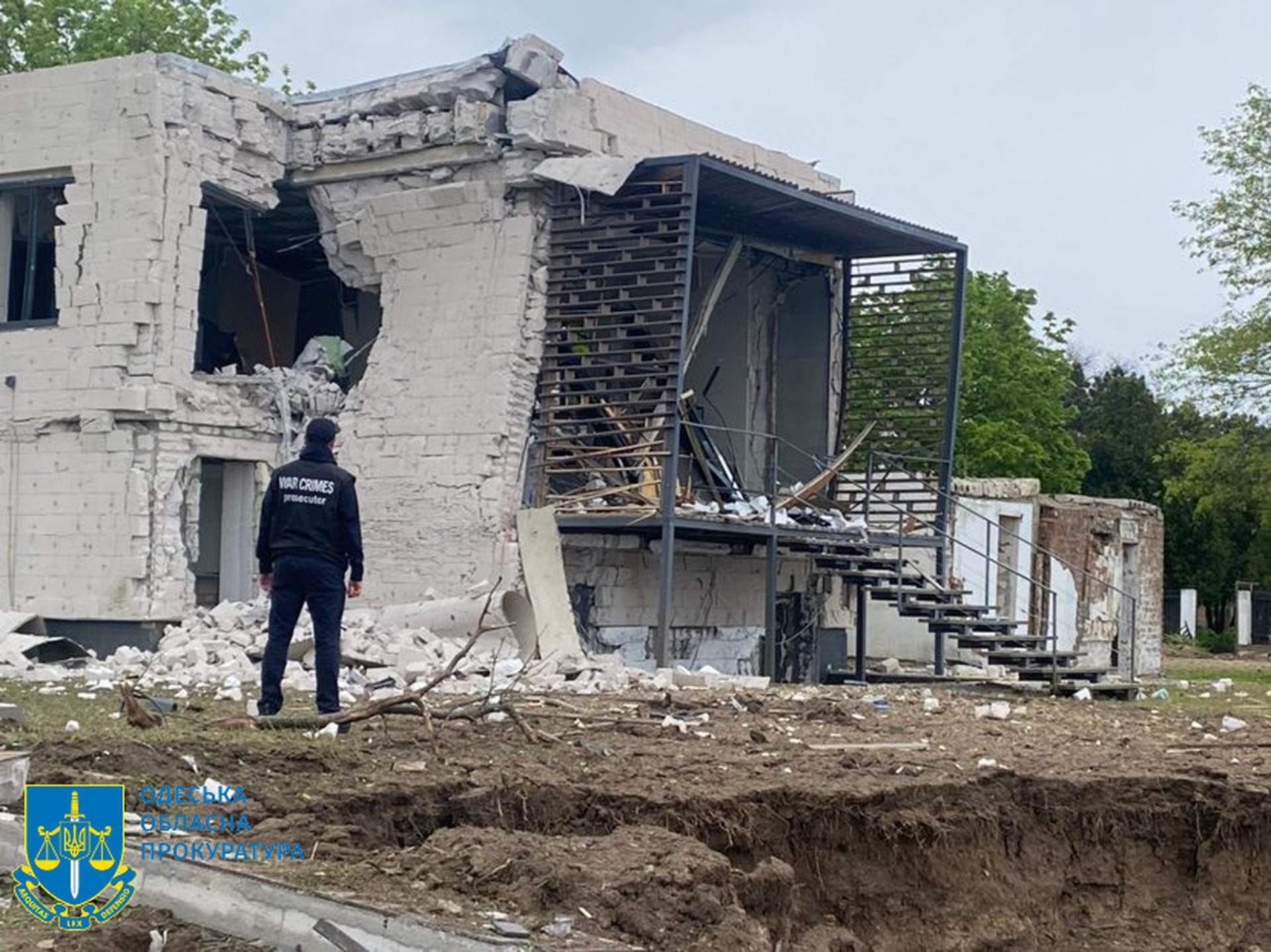 Ворожі ракети знищили базу відпочинку та склад Червоного Хреста на Одещині