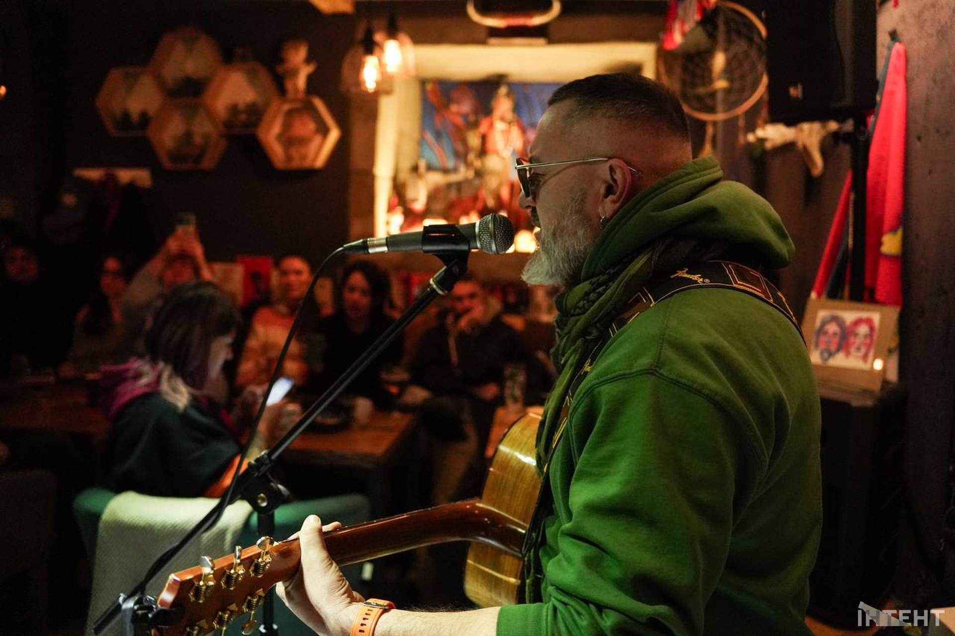 "Добрий ранок, Україно!": благодійний виступ фронтмена гурту "Нумер 482" в Одесі