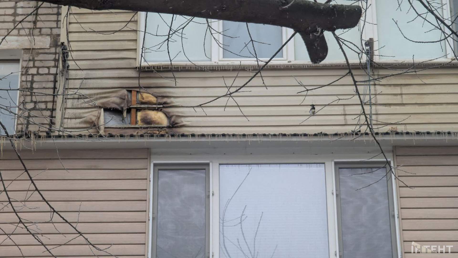 Безпілотник поцілив у багатоповерхівку в Чорноморську