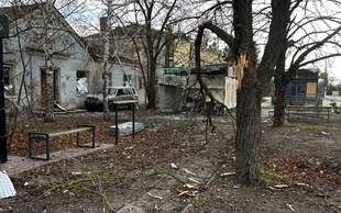 Russian strike on Kherson claims lives, doctors fight for seriously wounded