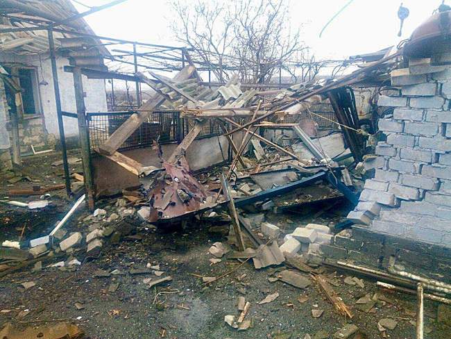 Russians shell a store in Kherson region, killing a woman and wounding others